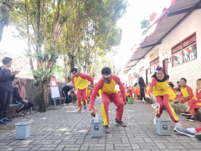 Lomba Estafet Air Memperingati Hari Kemerdekaan Indonesia 17 Agustus SLB C Budi Asi