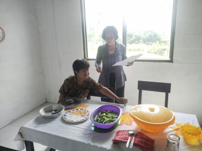 Ujian Praktek Menata Meja Makan SDLB C BUDI ASIH WONOSOBO