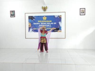 Penampilan Tari Manuk Dadali SMPLB